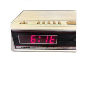 Vtg 1980s Soundesign Am/FM Digital Alarm Clock Radio Model 3620WHT White TESTED